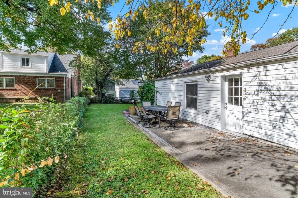Photo of 6015 FOREST ROAD