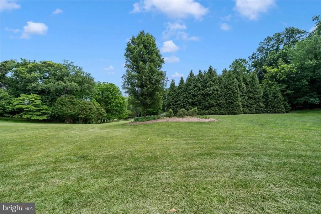 Photo of 8604 BURNT HICKORY CIRCLE