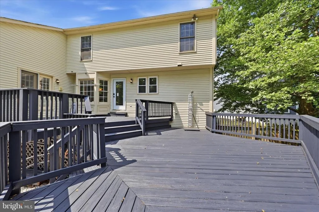 Photo of 6135 FIELDCREST COURT