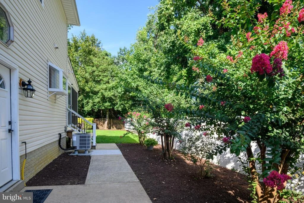 Photo of 1007 HARBOR DRIVE