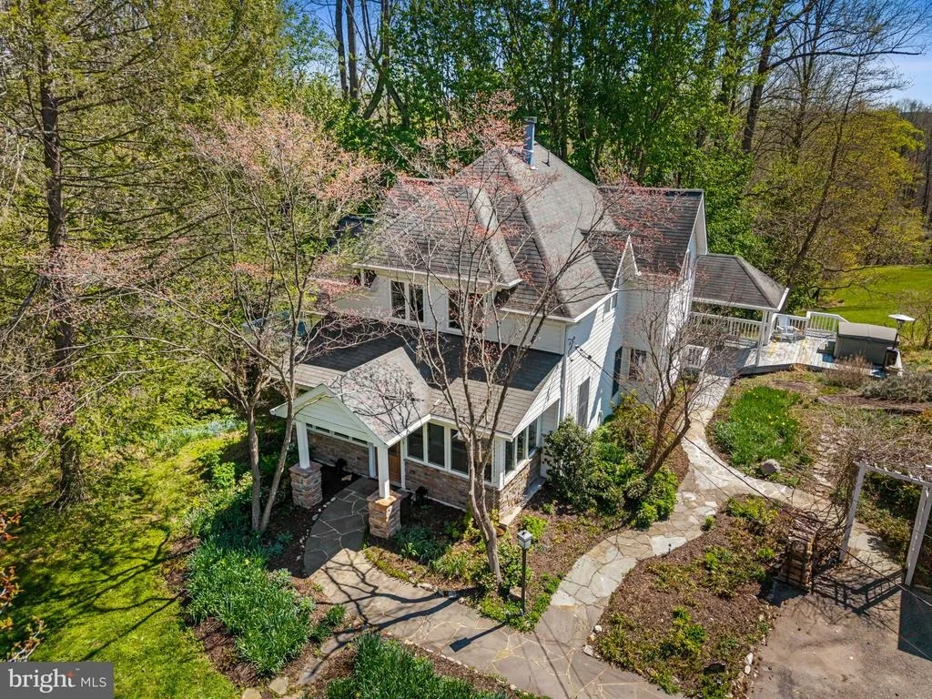 Photo of 8230 DOGWOOD ROAD