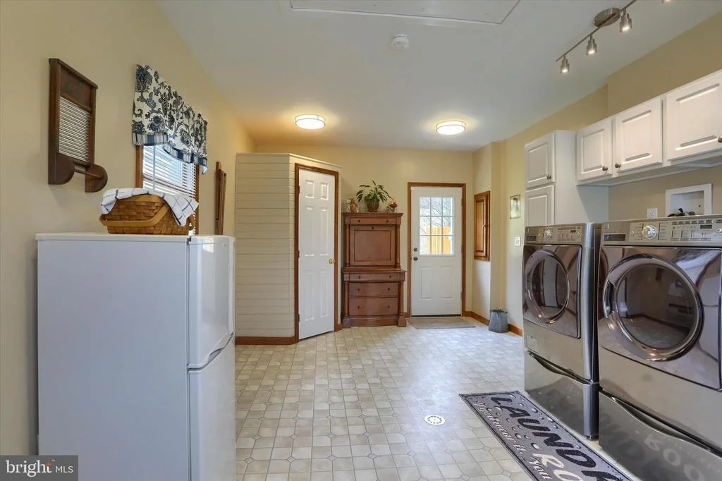 Photo of 615 SINGER LANE
