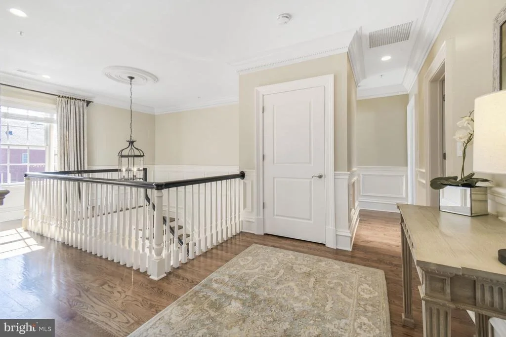 Photo of 1935 FOXVIEW CIRCLE NW