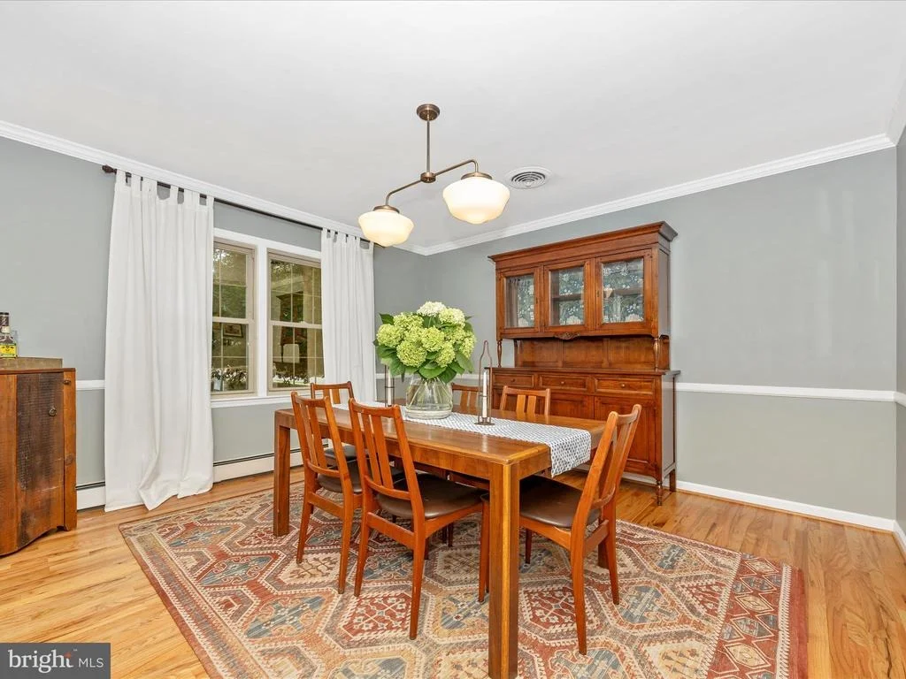 Photo of 201 CRESTVIEW COURT