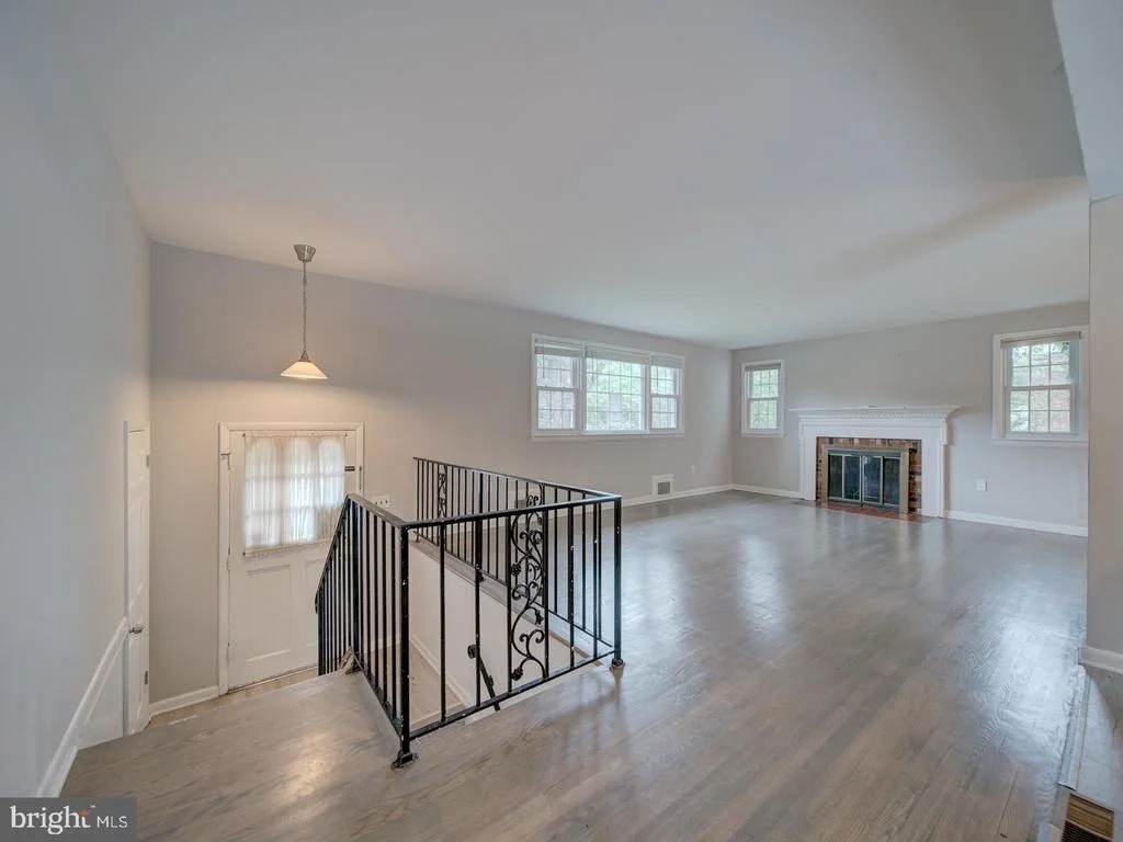 Photo of 4837 RANDOLPH DRIVE