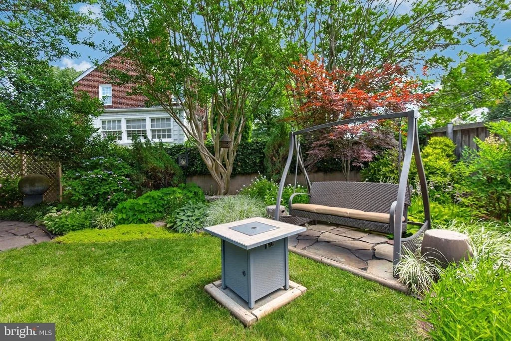 Photo of 9701 LAWNDALE DRIVE