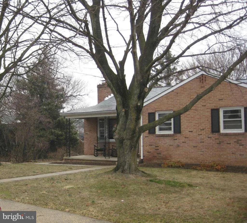Photo of 17 13TH STREET E