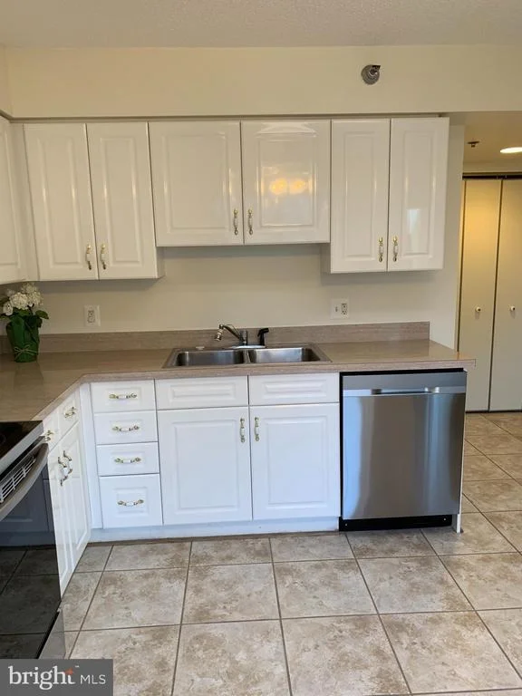 Photo of Unit 410 at 14809 PENNFIELD CIRCLE