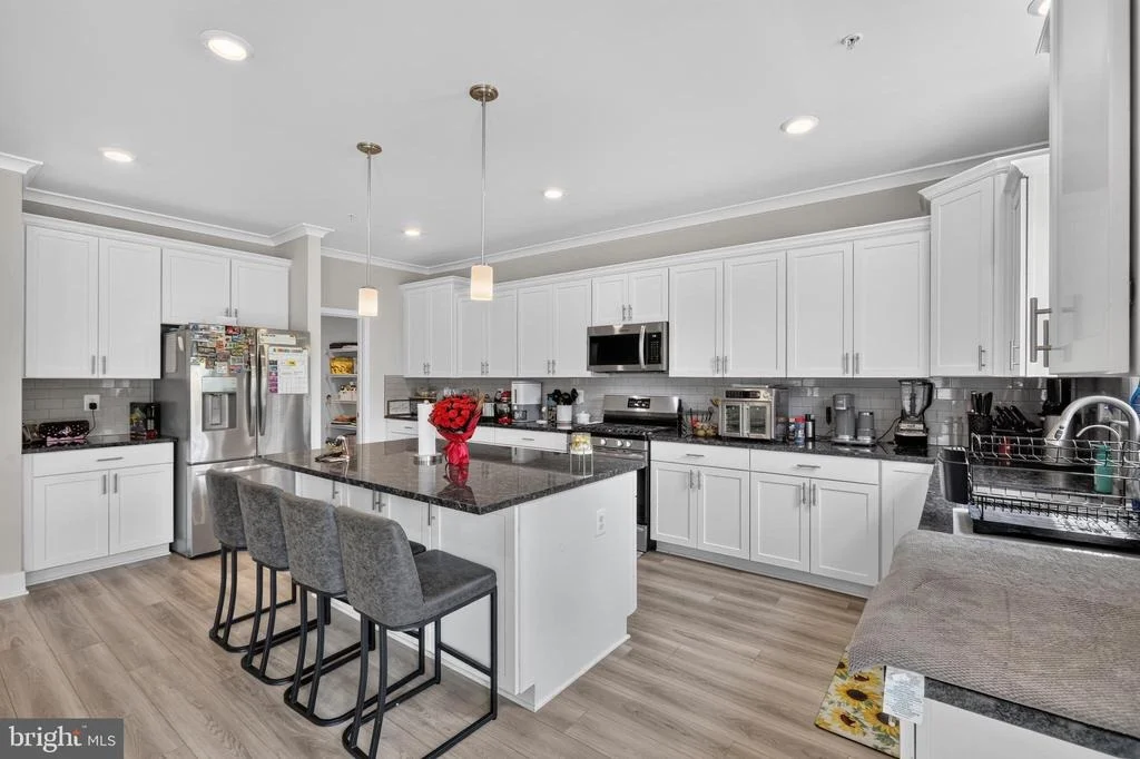 Photo of 4294 SHAKESPEARE CIRCLE