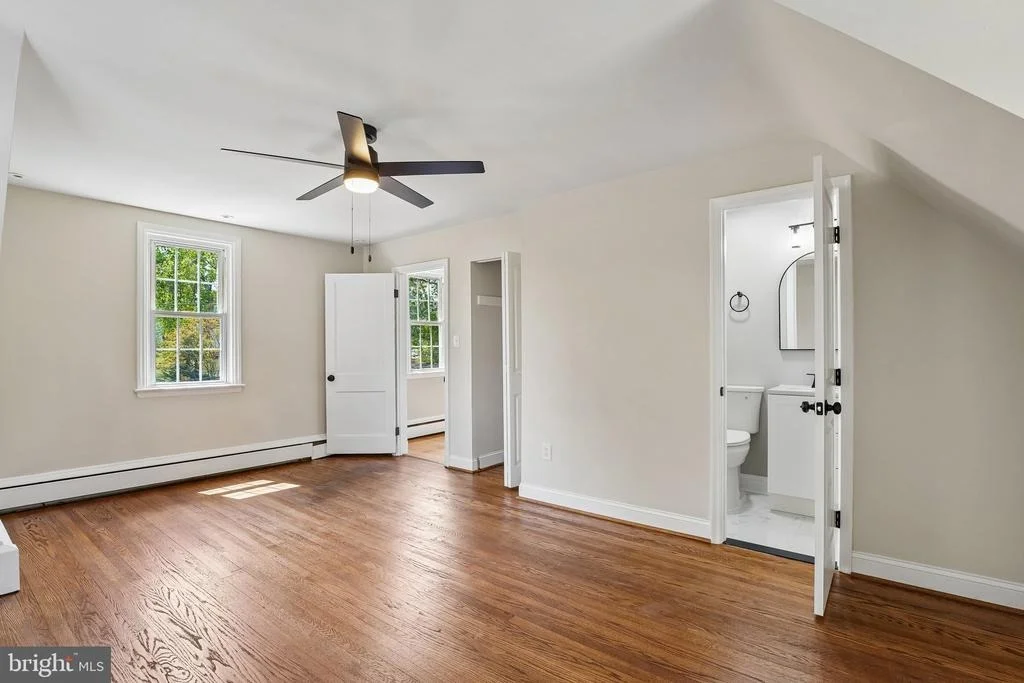 Photo of 527 FOREST VIEW ROAD