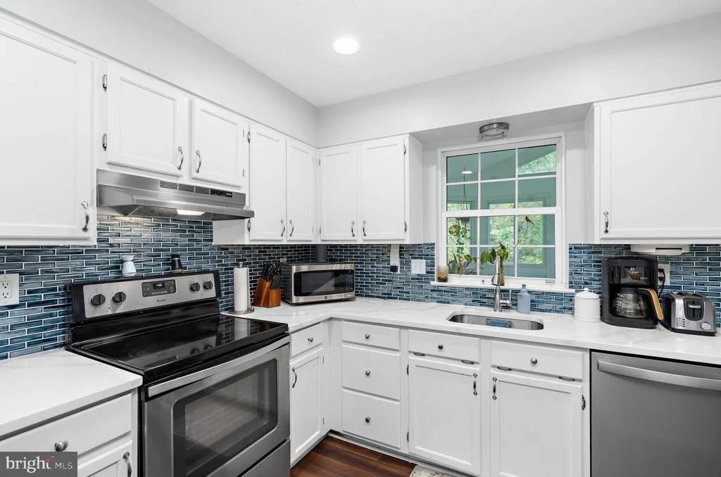 Photo of 419 JEROME AVENUE