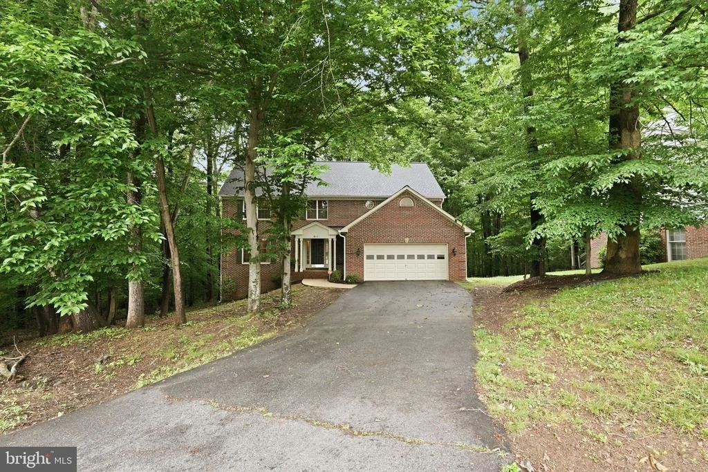 Photo of 616 HICKORY CIRCLE