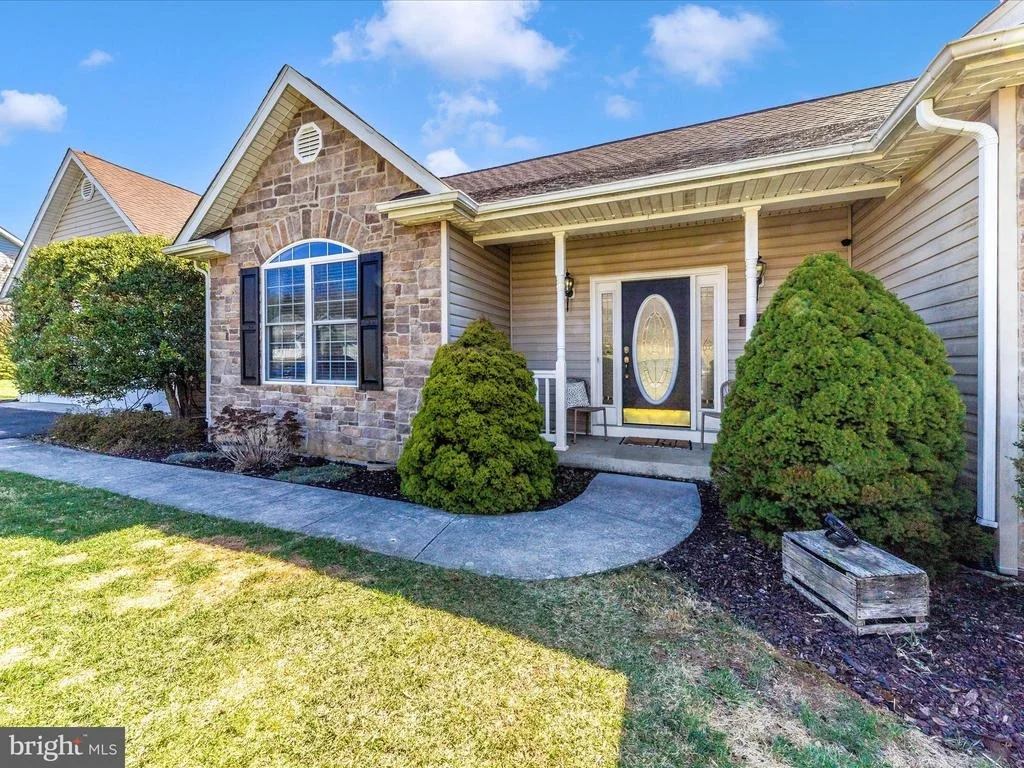 Photo of 84 GORDON DRIVE