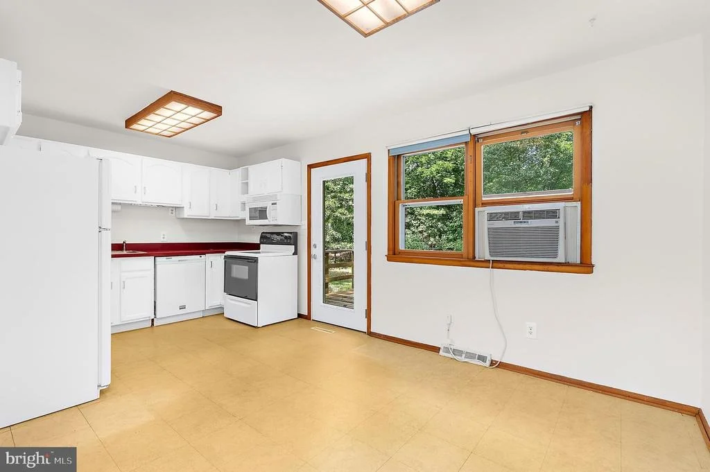 Photo of 130 CIRCLE ROAD