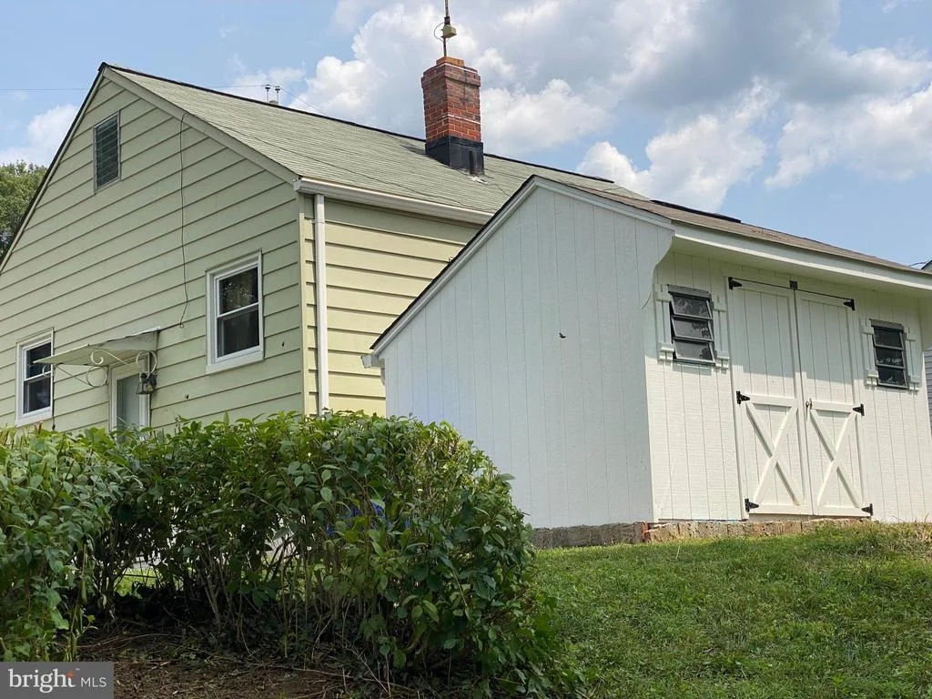 Photo of 4512 FURMAN ROAD