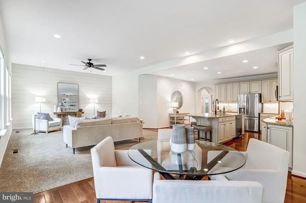 Photo of 26798 BARNSLEY PLACE