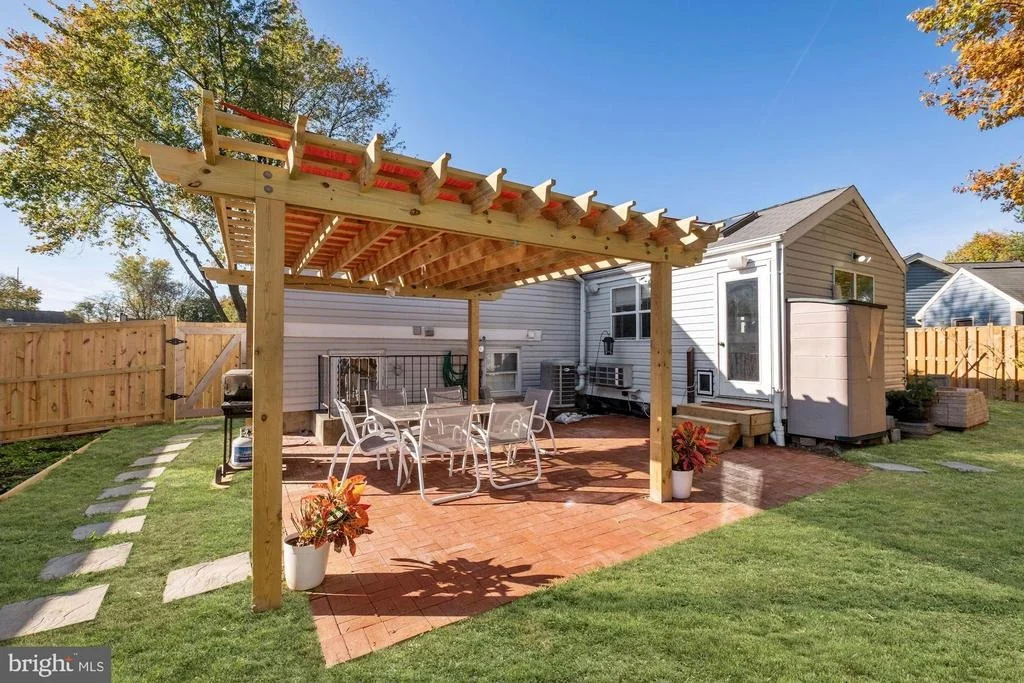 Photo of 6794 SINGLETREE COURT