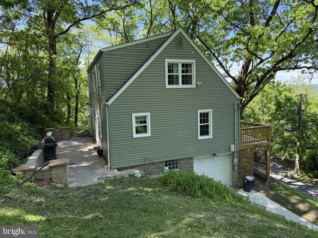Photo of 32 FAIRFAX DRIVE