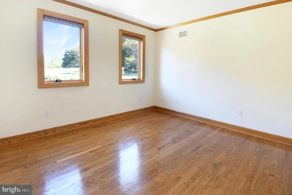 Photo of 1402 THURSTON ROAD