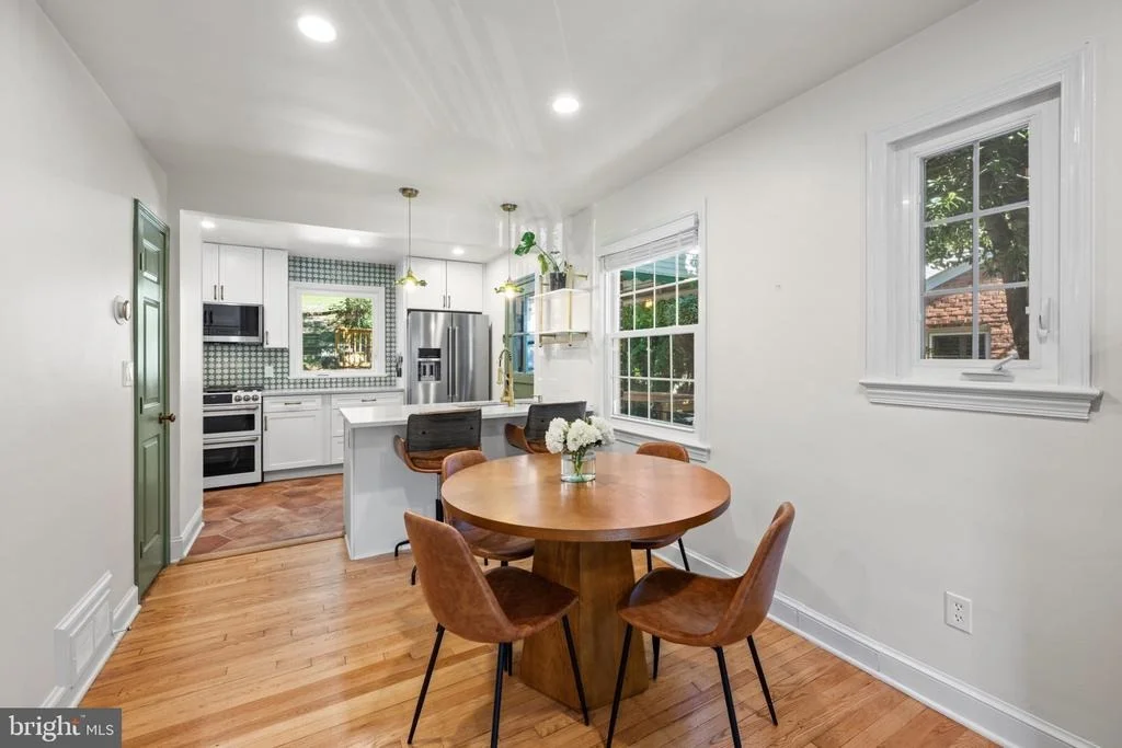 Photo of 403 WILLIAMSBURG DRIVE N