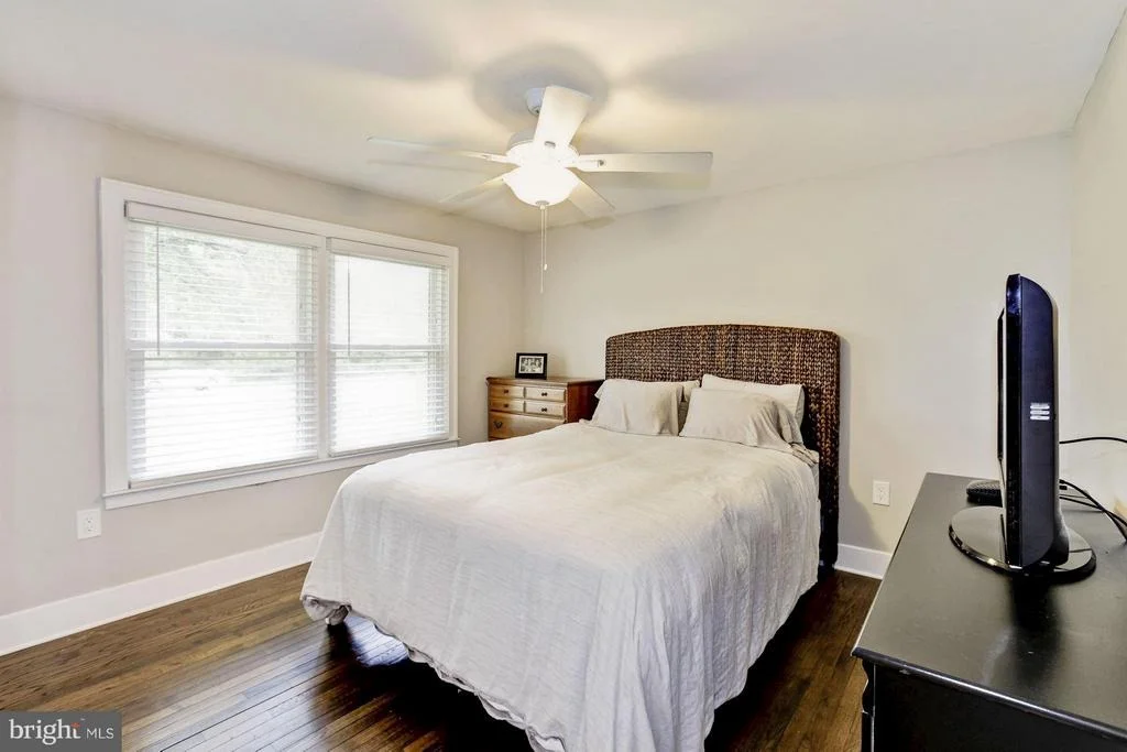 Photo of 6209 BROOKLYN BRIDGE ROAD