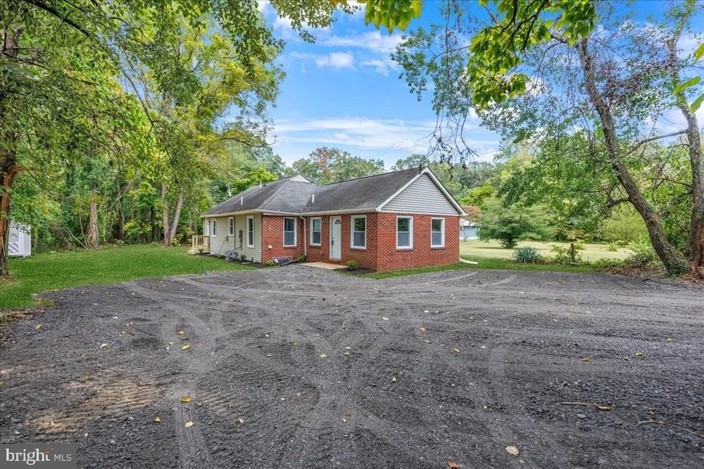 Photo of 714 E PASADENA ROAD