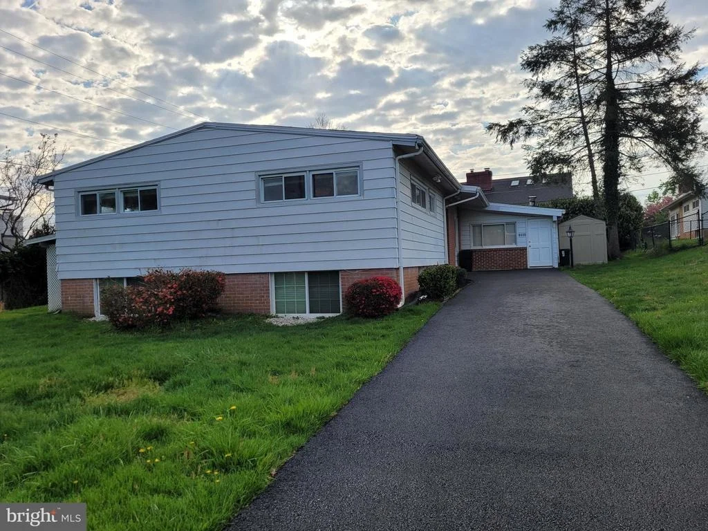 Photo of 6805 PIMLICO DRIVE