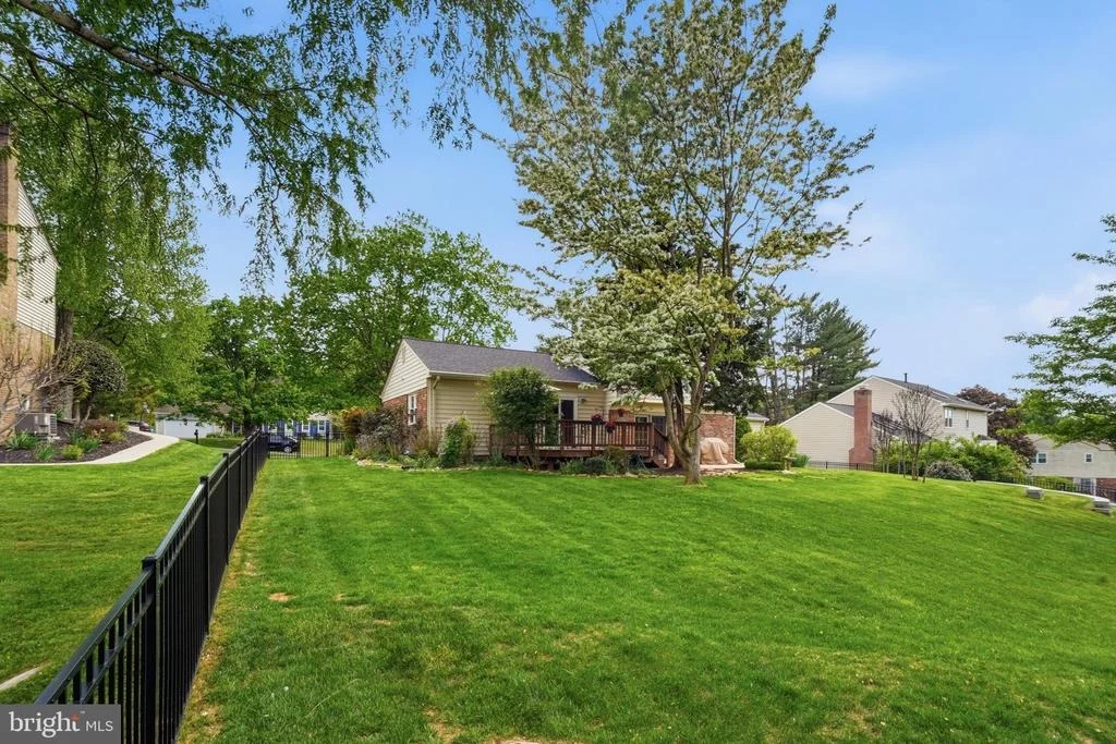 Photo of 15108 CENTERGATE DRIVE