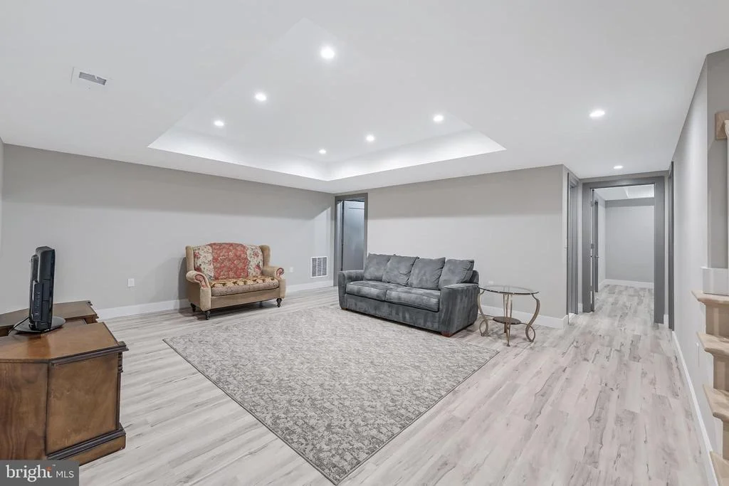 Photo of 908 WALKER ROAD
