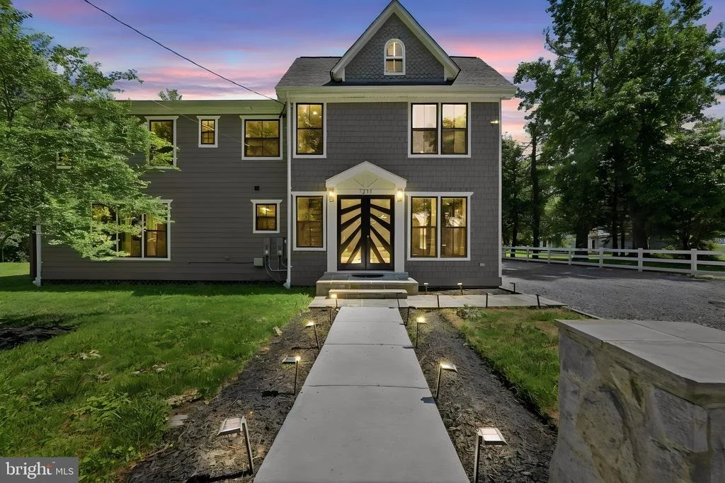 Photo of 1211 LINTON LANE