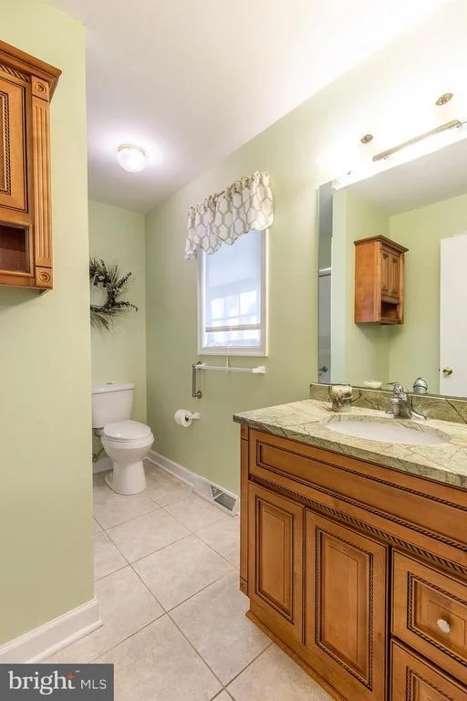 Photo of 1386 REDWOOD CIRCLE