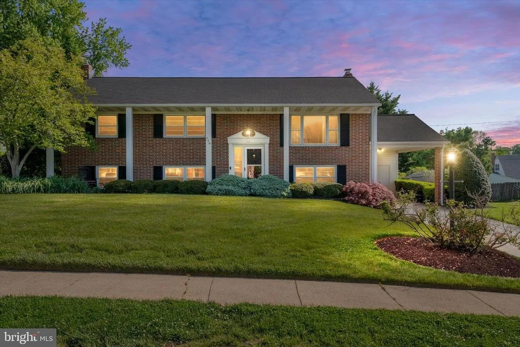 Photo of 716 FLINTLOCK DRIVE