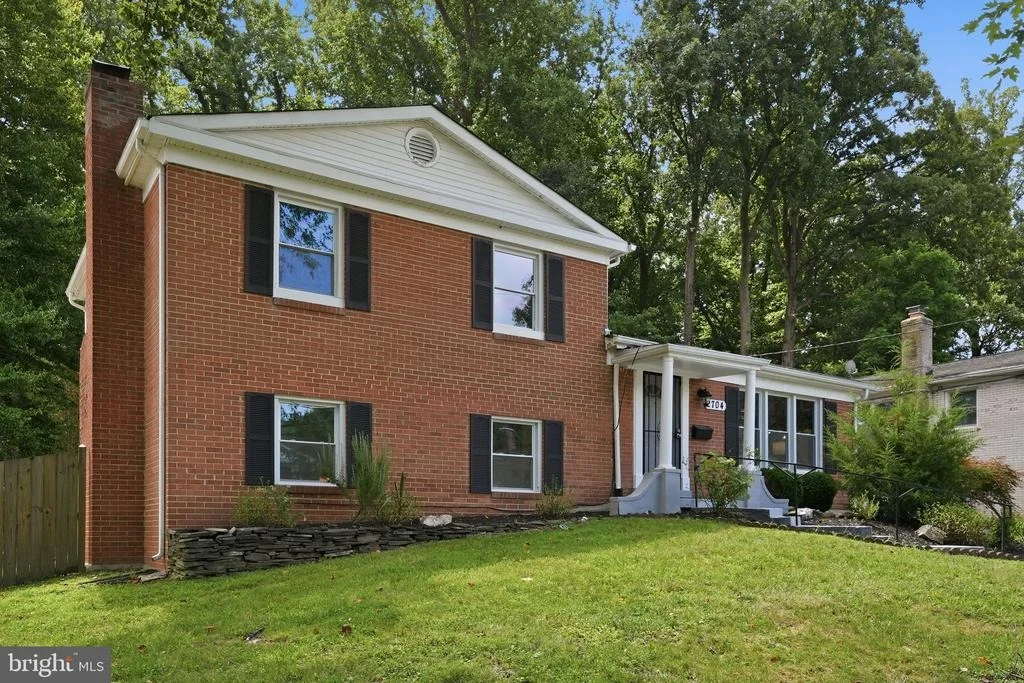 Photo of 2704 WELLER ROAD