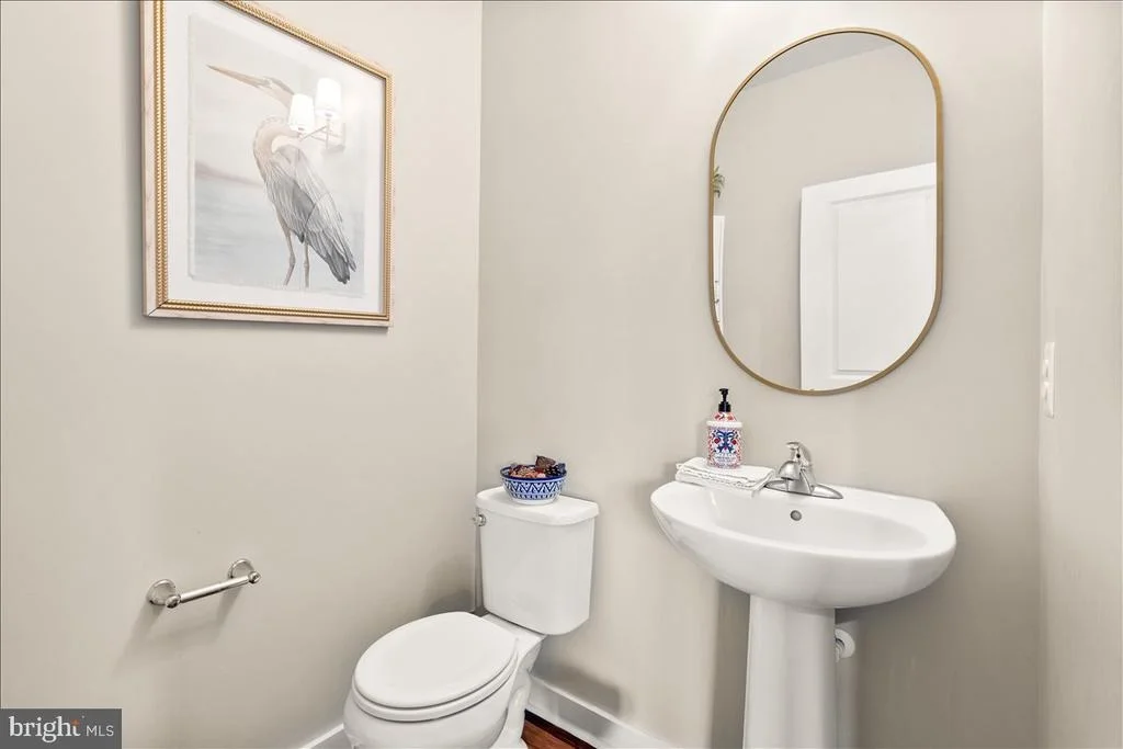 Photo of 1010 SAXTON DRIVE