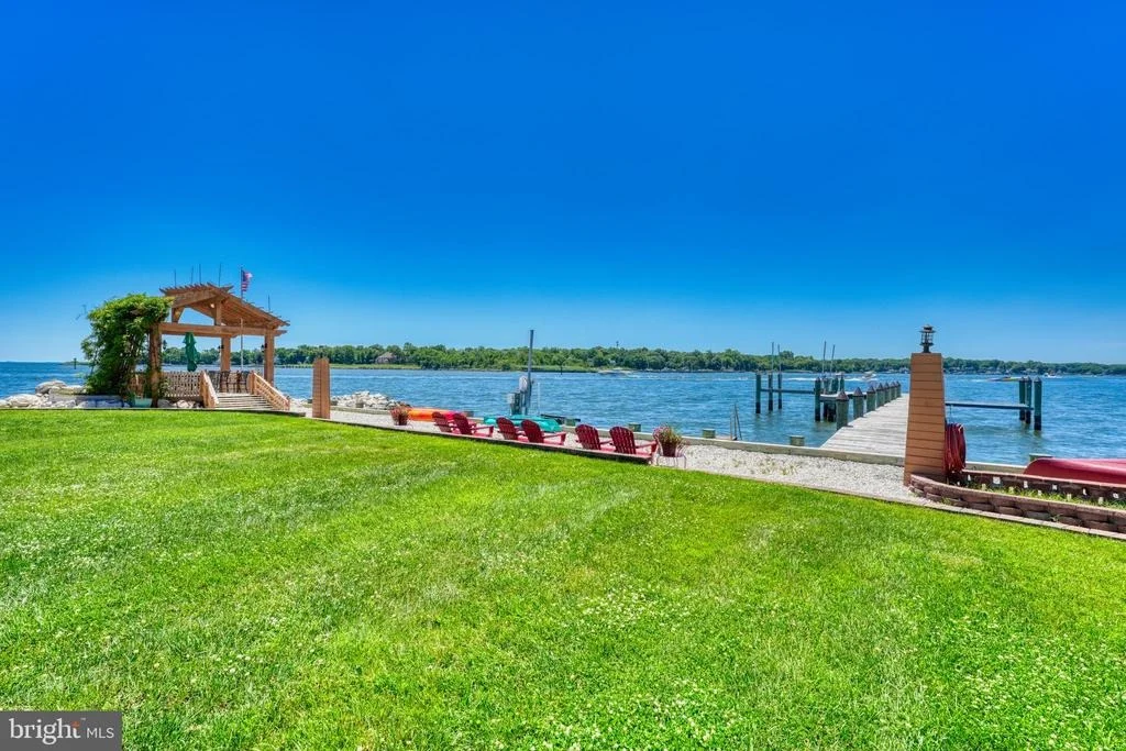 Photo of 2292 LAKE DRIVE