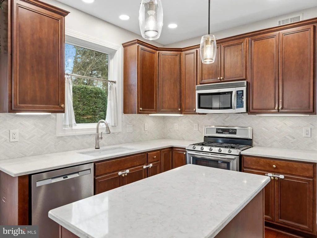 Photo of 616 BAINBRIDGE DRIVE