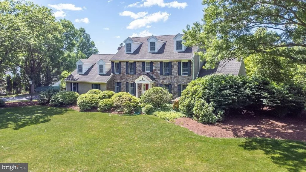 Photo of 24 MEADOW LANE