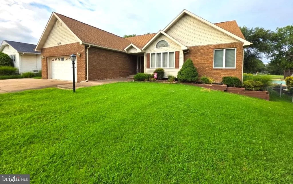 Photo of 7252 MEADOW LANE