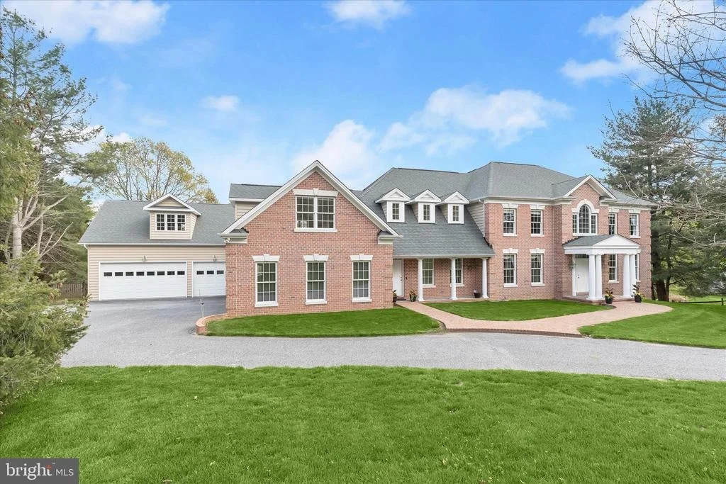 Photo of 2606 BRIGADOON ROAD