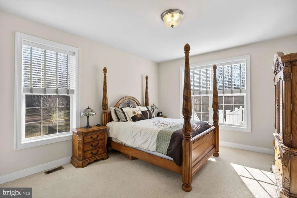Photo of 207 EMERALD LANE