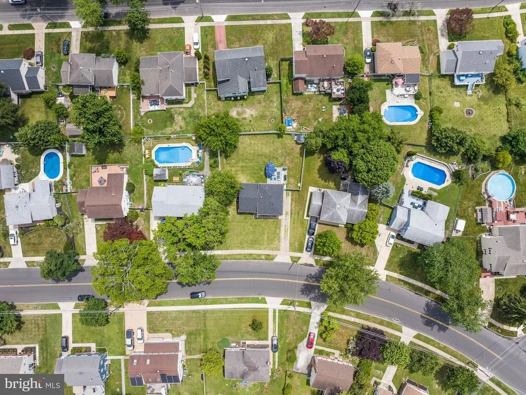 Photo of 52 LONGWOOD DRIVE