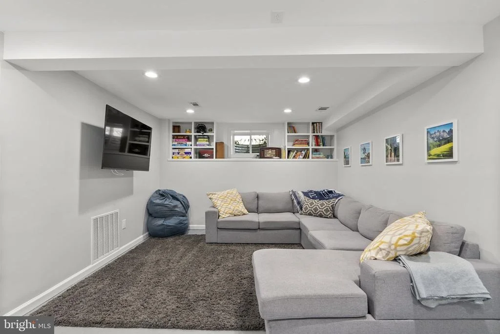 Photo of 212 DEARBORN AVENUE