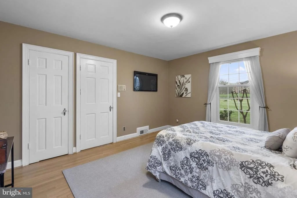 Photo of 16510 BATCHELLORS FOREST ROAD