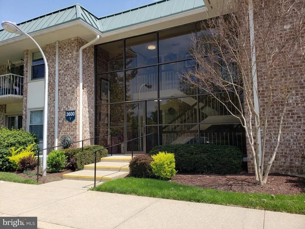 Photo of Unit 71B at 3600 GLENEAGLES DRIVE
