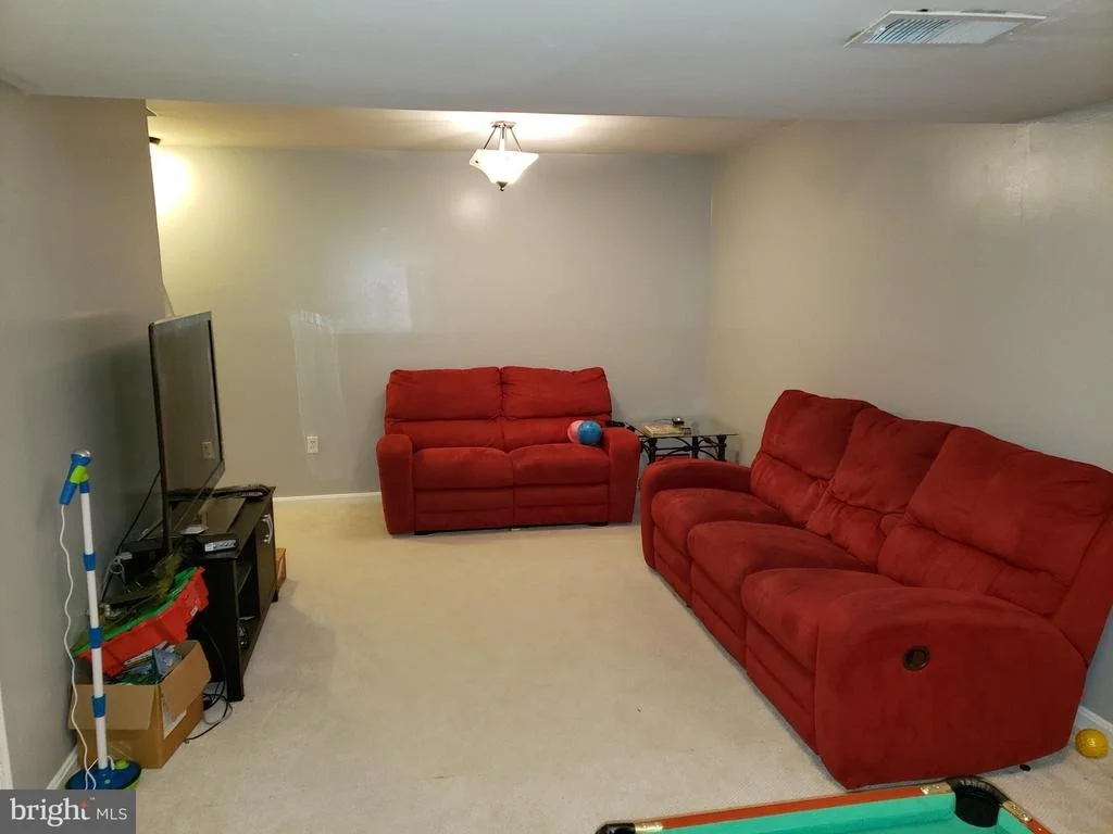 Photo of 9103 JOUSTING LANE