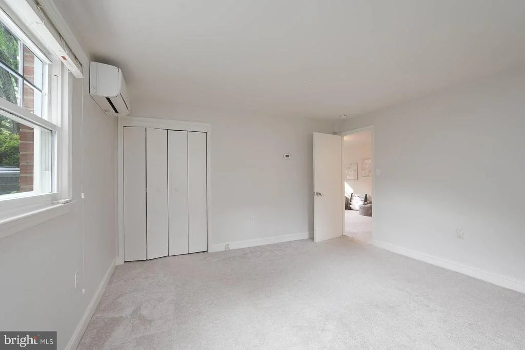 Photo of 1635 DINNEEN DRIVE