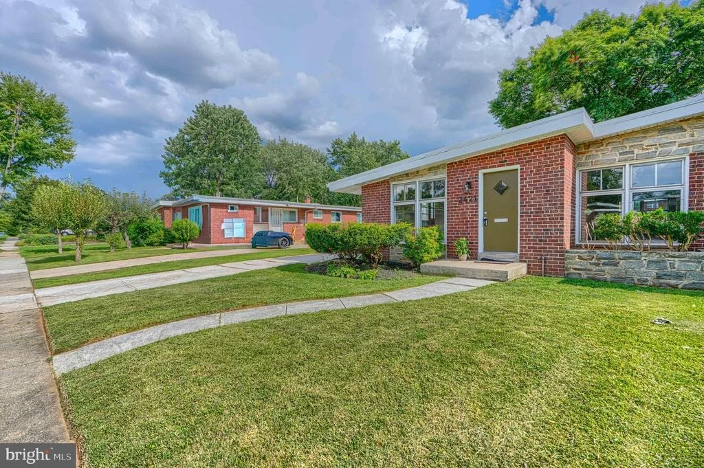 Photo of 2421 FOREST GREEN ROAD