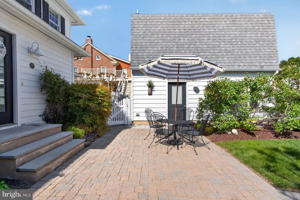 Photo of 829 SAVANNAH ROAD