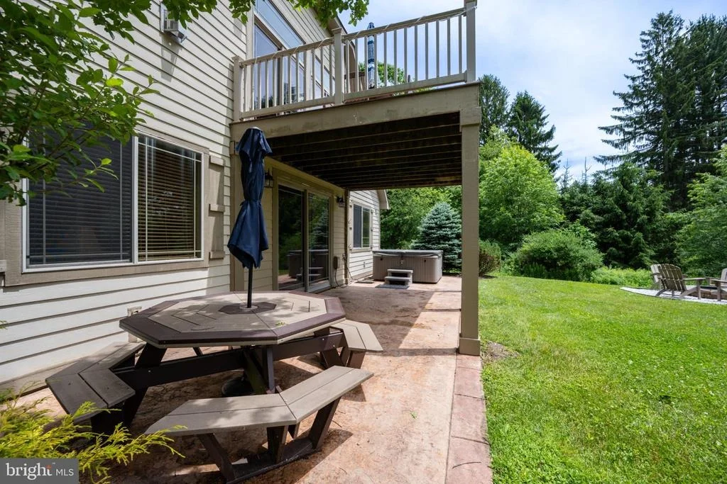 Photo of 110 NORTHLAKE DRIVE