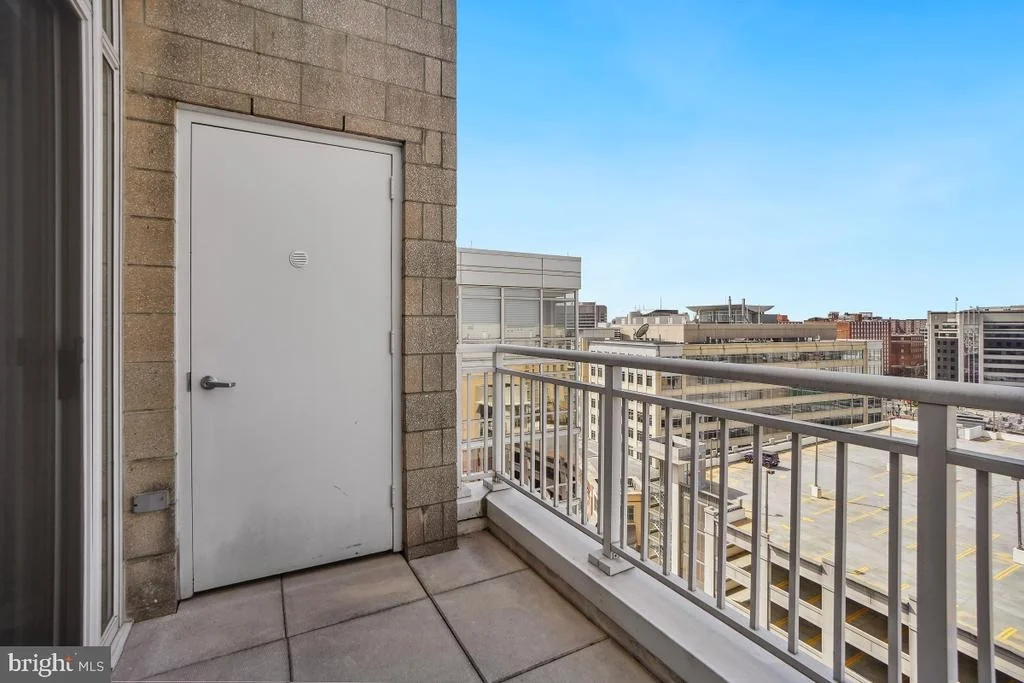 Photo of Unit 1407 at 930 WAYNE AVENUE